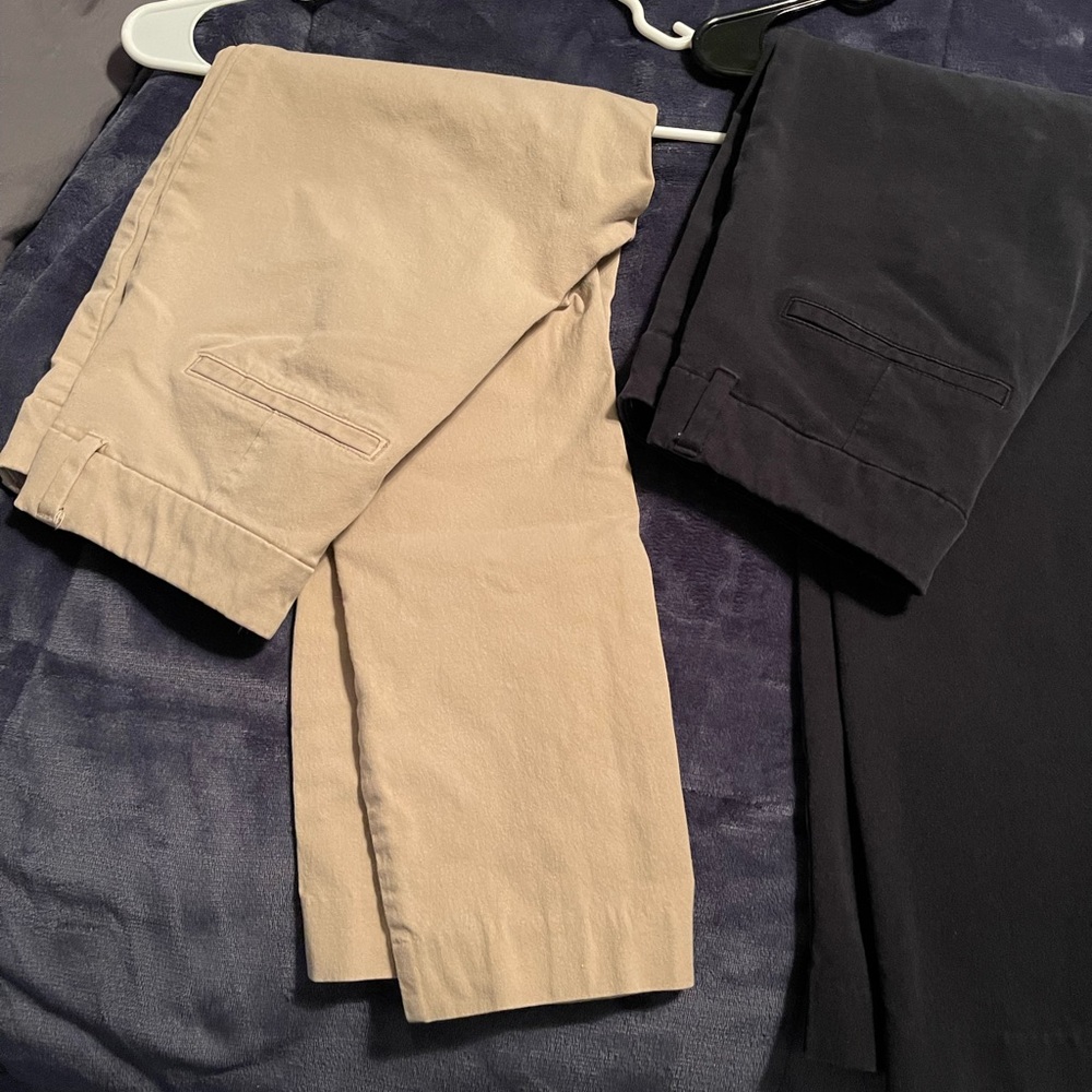 Old navy pixie cut never fade size 4 work pants. Good condition. No rips/tears